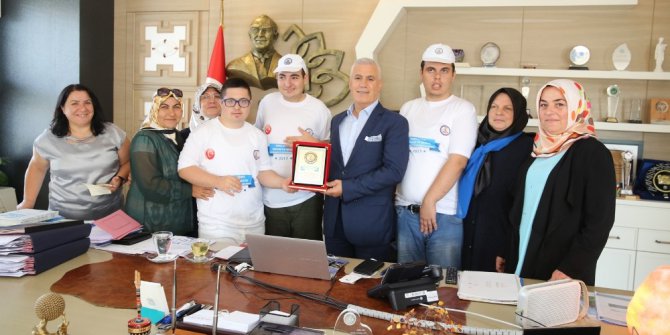 Engellilerden Bozbey’e teşekkür