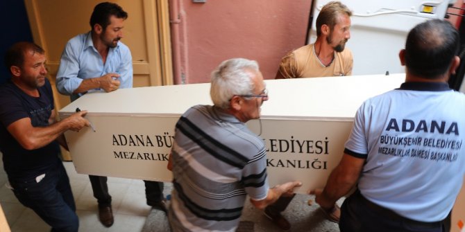 Göçükte toprak altında kalıp ölen işçinin cenazesi yakınlarına teslim edildi