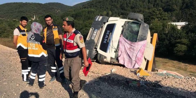Bolu’da hafriyat kamyonu devrildi: 1 ölü