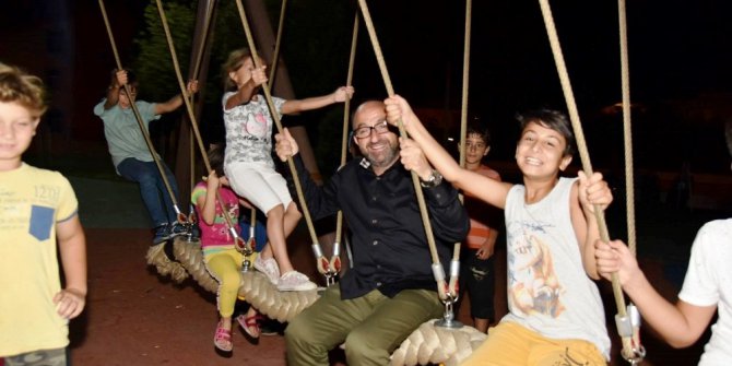 Başkan Üzülmez’den parkta inceleme