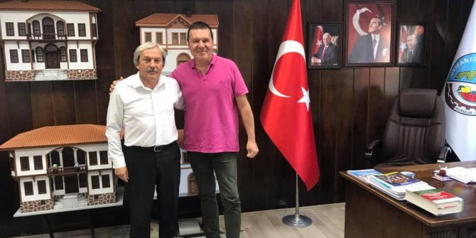 Sanatçı Mithat Körler ile Başkan Şahin bir araya geldiler
