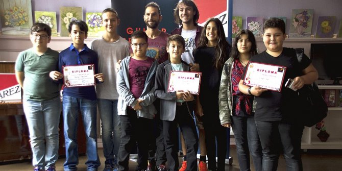 MEÜ’nün genç gitaristleri Romanya’dan ödüllerle döndü