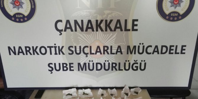 Cezaevine uyuşturucu sokmak isterken yakalandı