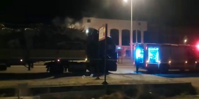 Hurda yüklü tırda yangın