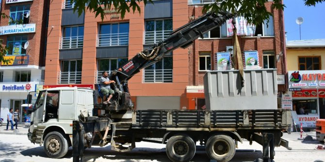 Erbaa Cumhuriyet Meydanına yer altı çöp konteyneri