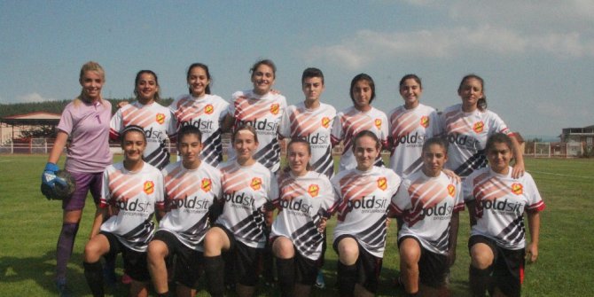 Genç Kızlar Futbol Şampiyonasının ilk günü sona erdi