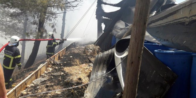 Jandarma Özel Harekat Tabur Komutanlığı yanında korkutan yangın