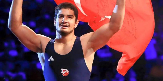 Taha, Yasemin ve Rıza dünyanın zirvesinde