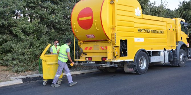 Kurban Bayramı öncesinde konteynerler temizlendi