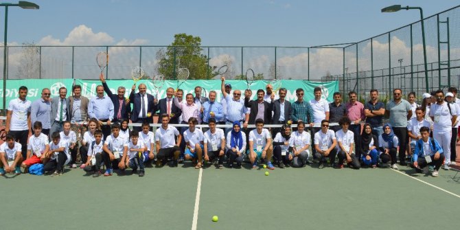 Erzurum’da sporda yeni bir heyecan: Doğu Tenis ligi başladı
