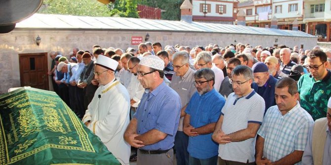 Oltu’nun eski esnaflarından Selahattin Koçak hayatını kaybetti