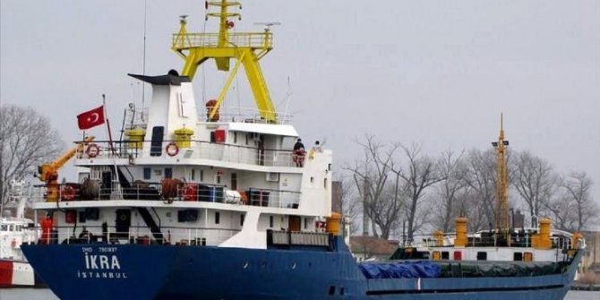 İskenderun Körfezinde yük gemisi batmaya başladı, 10 personel kurtarıldı