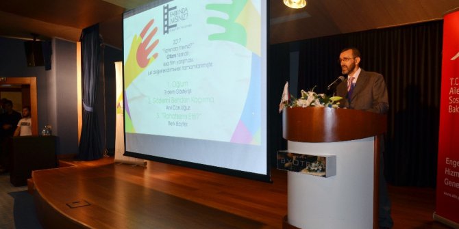 Bakan Kaya, otizm farkındalık filmleri ödül törenine katıldı