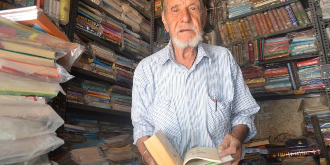 Hayatını kitaplara adadı