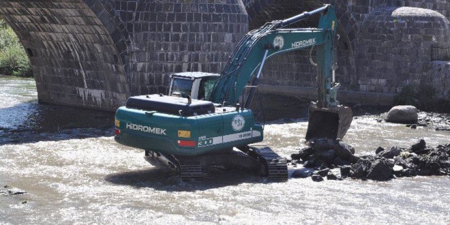 Bakan Talimat Verdi, Kars Çayı’nda Islah Çalışmaları Başladı