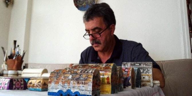 Deve kemiğini sanata eserine dönüştüren 37 yıllık minyatür ustası
