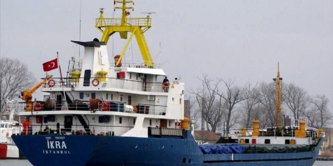 İskenderun Körfezi’nde batma tehlikesi geçiren gemi limana çekildi