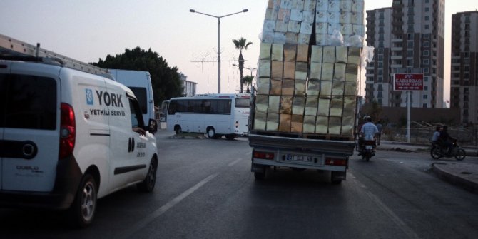 Tenekelerden kule taşıyan kamyonet korkuttu