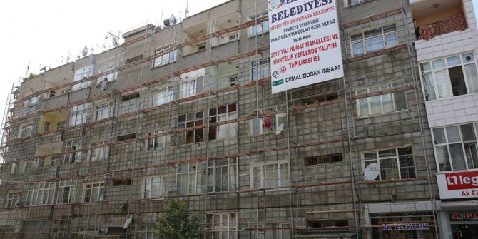 Hunat Mahallesinde dış cephe ve ısı yalıtım çalışması devam ediyor