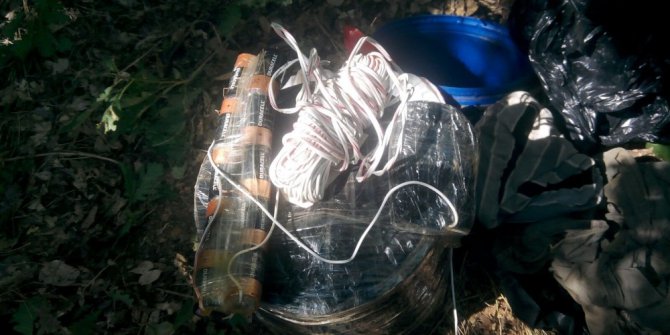 Basma düzenekli 20 kilogram patlayıcı ele geçirildi