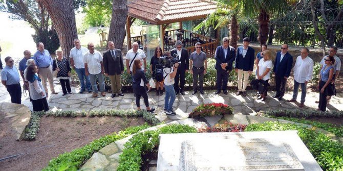 Tevfik Fikret, mezarı başında anıldı