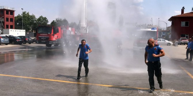 25 yıllık itfaiyeciyi böyle uğurladılar