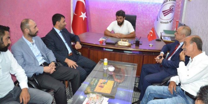 MHP’li Samanlı esnafların sorunlarını dinledi