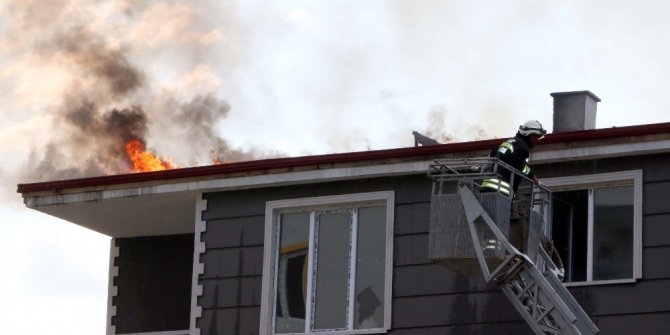Yozgat’ta çatı yangını korkuttu
