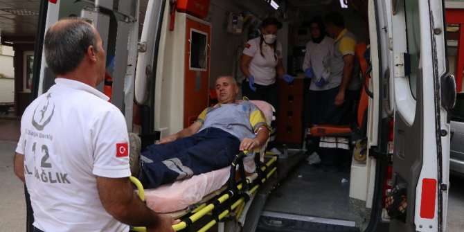 Matbaa malzemeleri çöp kamyonunda patladı: 2 yaralı