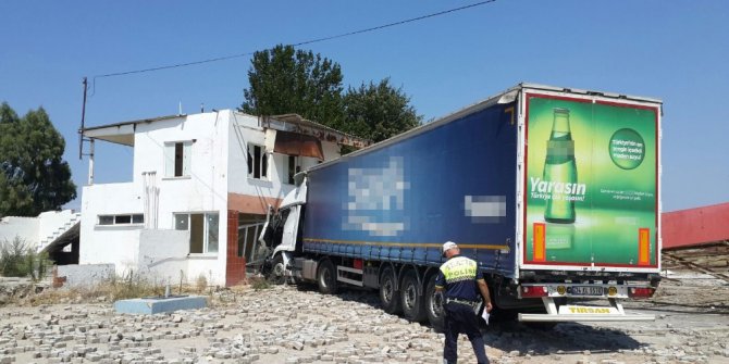 Direksiyon başında kalp krizi geçirdi