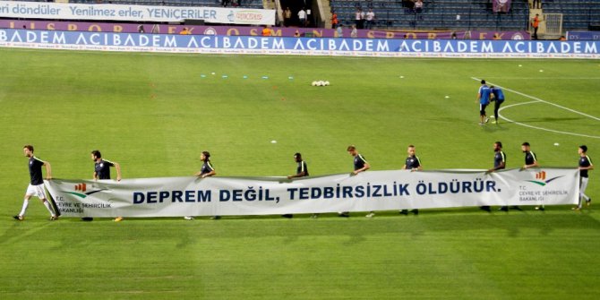 Osmanlıspor ile Galatasaray maçında 17 Ağustos depremi unutulmadı