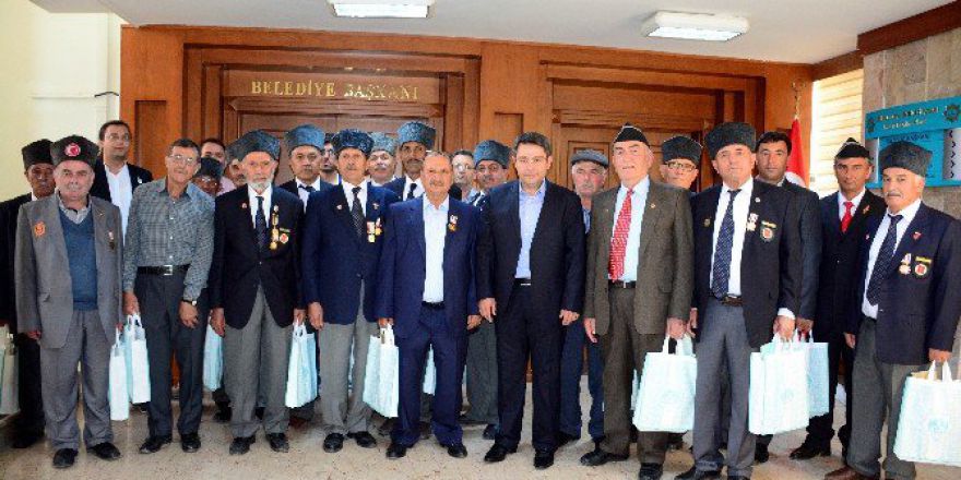 Gazilerden Belediyeye Ziyaret