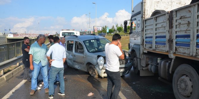 ‘Kazaya bakma’ merakı zincirleme kazaya yol açtı: 3 yaralı