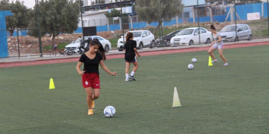 Didim’in İlk Kadın Futbol Takımı 3. Lig’e Hazırlanıyor
