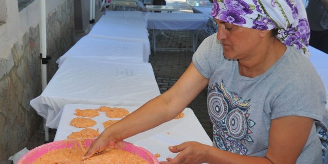 Kadınlardan tarhana yapımı eğitimi