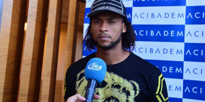 Mina: "Türkiye’de oynanan futbolun seviyesi yüksek"