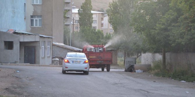 Muş’ta ilaçlama çalışmaları devam ediyor
