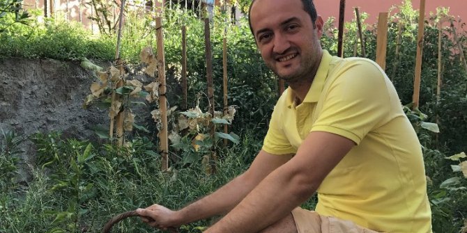 Yöneticiliği bıraktı domates yetiştiriyor