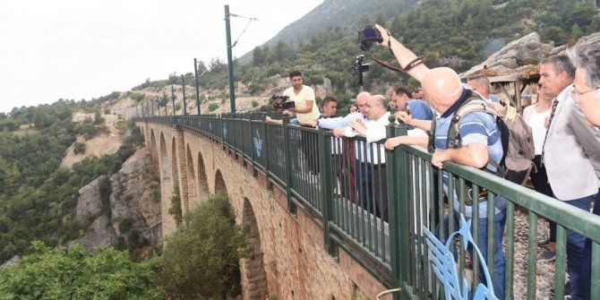 Vali Demirtaş, Kızıldağ Yaylası’nda Muhtarlar, esnaf ve vatandaşlarla buluştu