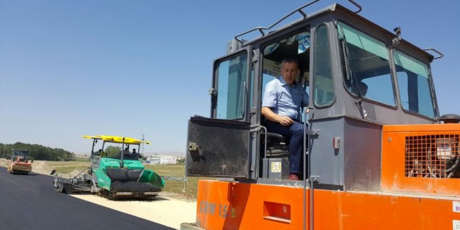 Sarıcakaya duble yolu için ilk asfalt döküldü