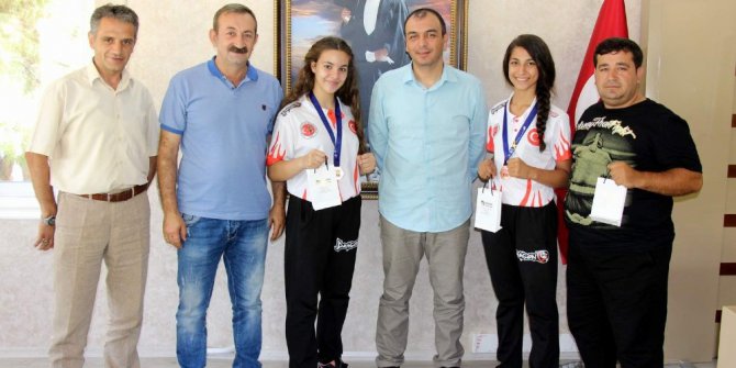 Dünya şampiyonları altın ile ödüllendirildi