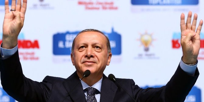 Cumhurbaşkanı Erdoğan Haliç Kongre Merkezi’nde partililere hitap ediyor
