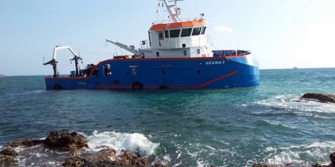 Araştırma gemisi İskenderun açıklarında karaya oturdu