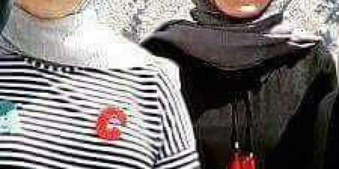 Trafik kazası kurbanı 2 kız kardeş son yolculuğuna uğurlandı