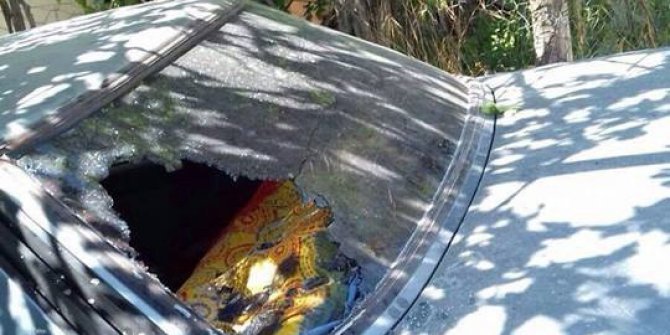 Denizli’de muhtarın otomobili kurşunlandı