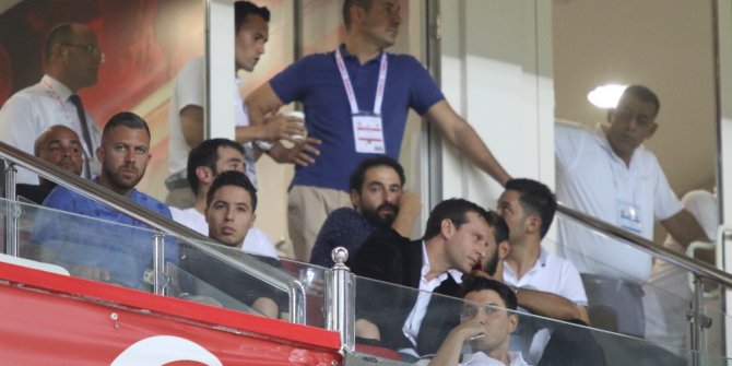 Samir Nasri, tribünden maçı takip etti