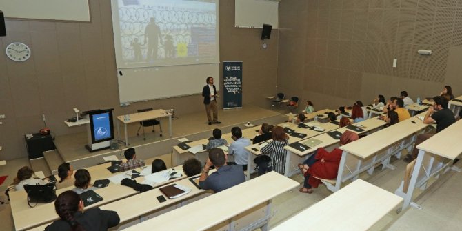 Yaşar Üniversitesi’nde göç yaz okulu düzenlendi