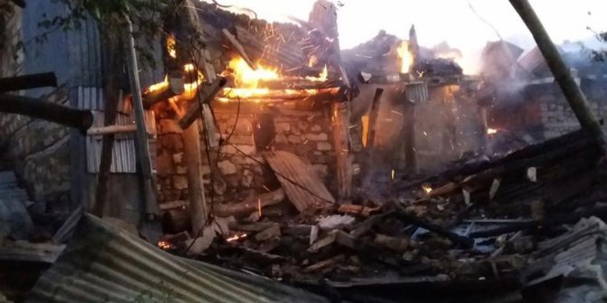 Kemaliye’de 11 ev yandı
