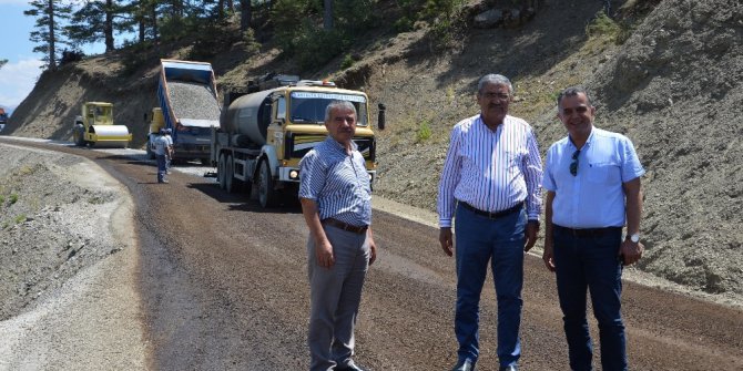 Büyükşehirin yayla yoları asfaltlama çalışmaları