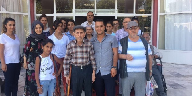 Çocuk evlerinde kalan başarılı öğrenciler tatille ödüllendirildi